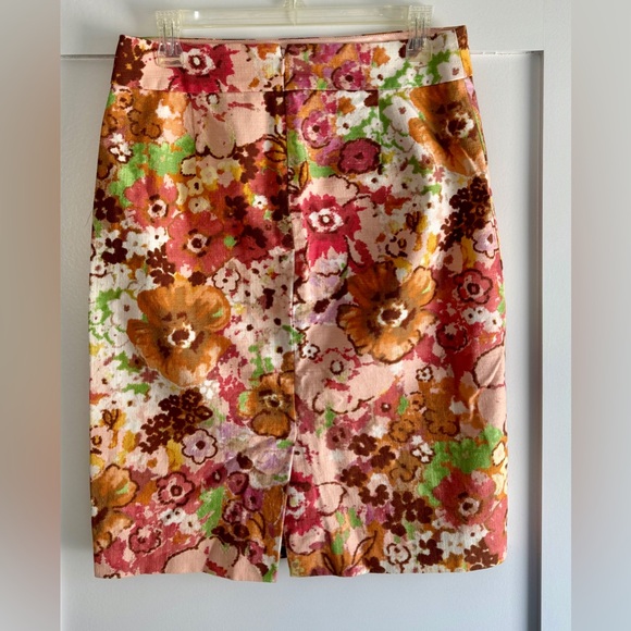J. CREW Pencil Skirt Abstract Watercolor Floral Pink Green Purple Size 4 - Picture 3 of 8